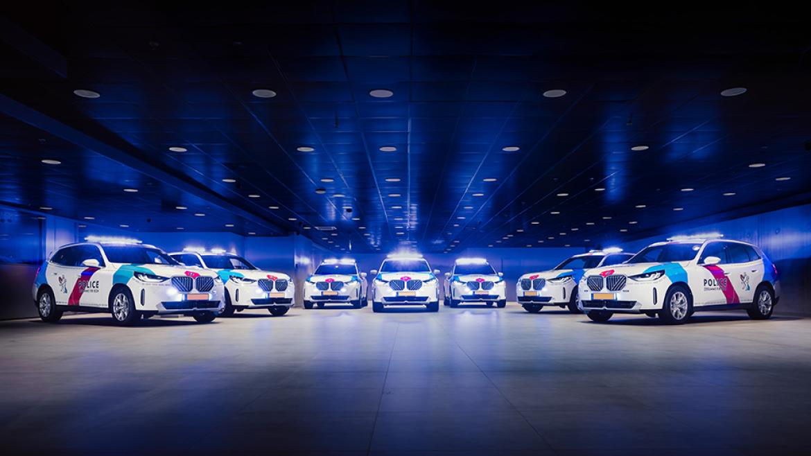 7 BMW X3 de la police.